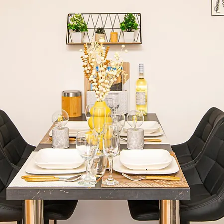 Entier Face Au Chateau